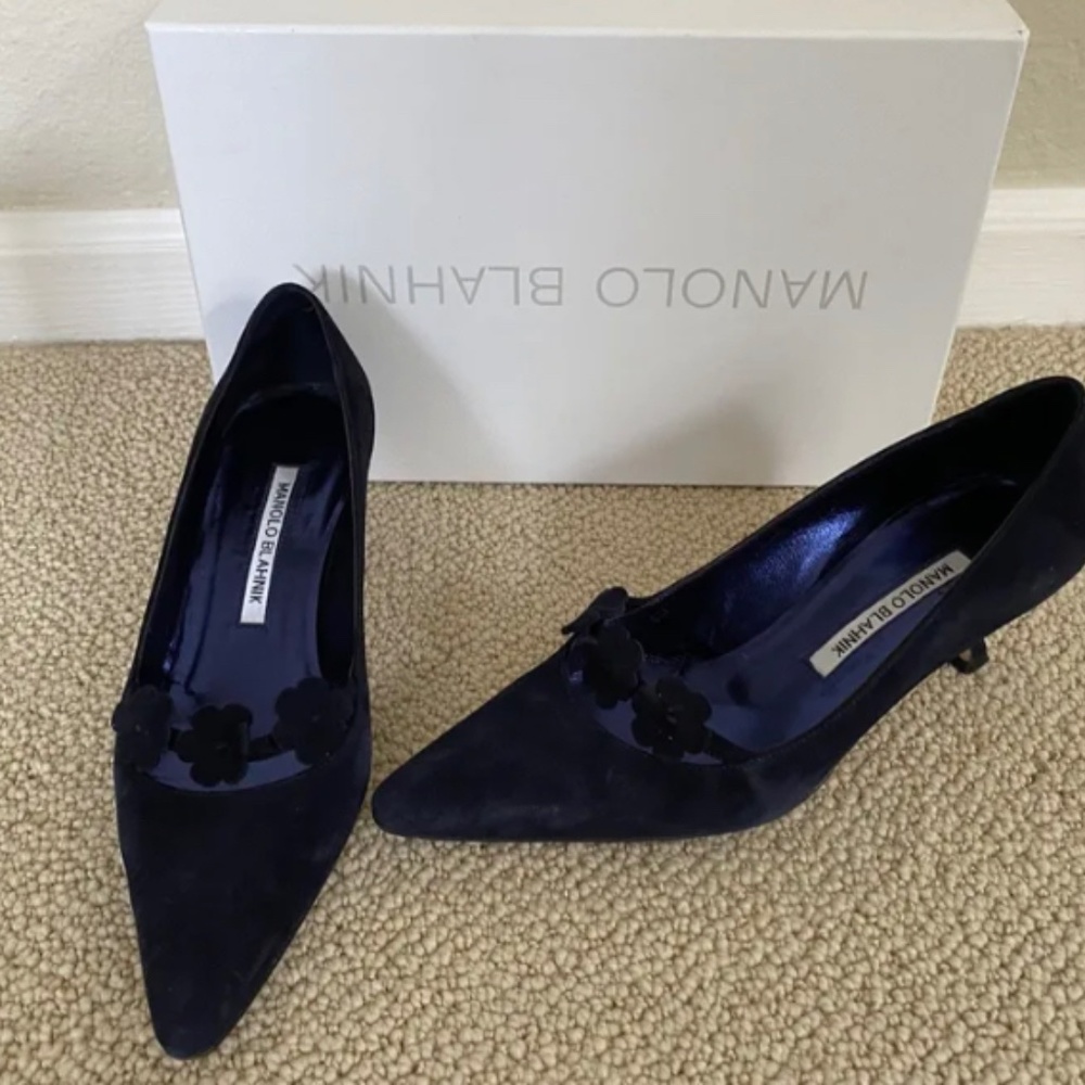 Manolo Blahnik Flower Design Pumps 36.5 US 6 Women’s Blue Suede Heels With Box